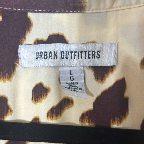 Urban Outfitters Alicia Tie-Front Shirt
Dress LG - Picture 3 of 4